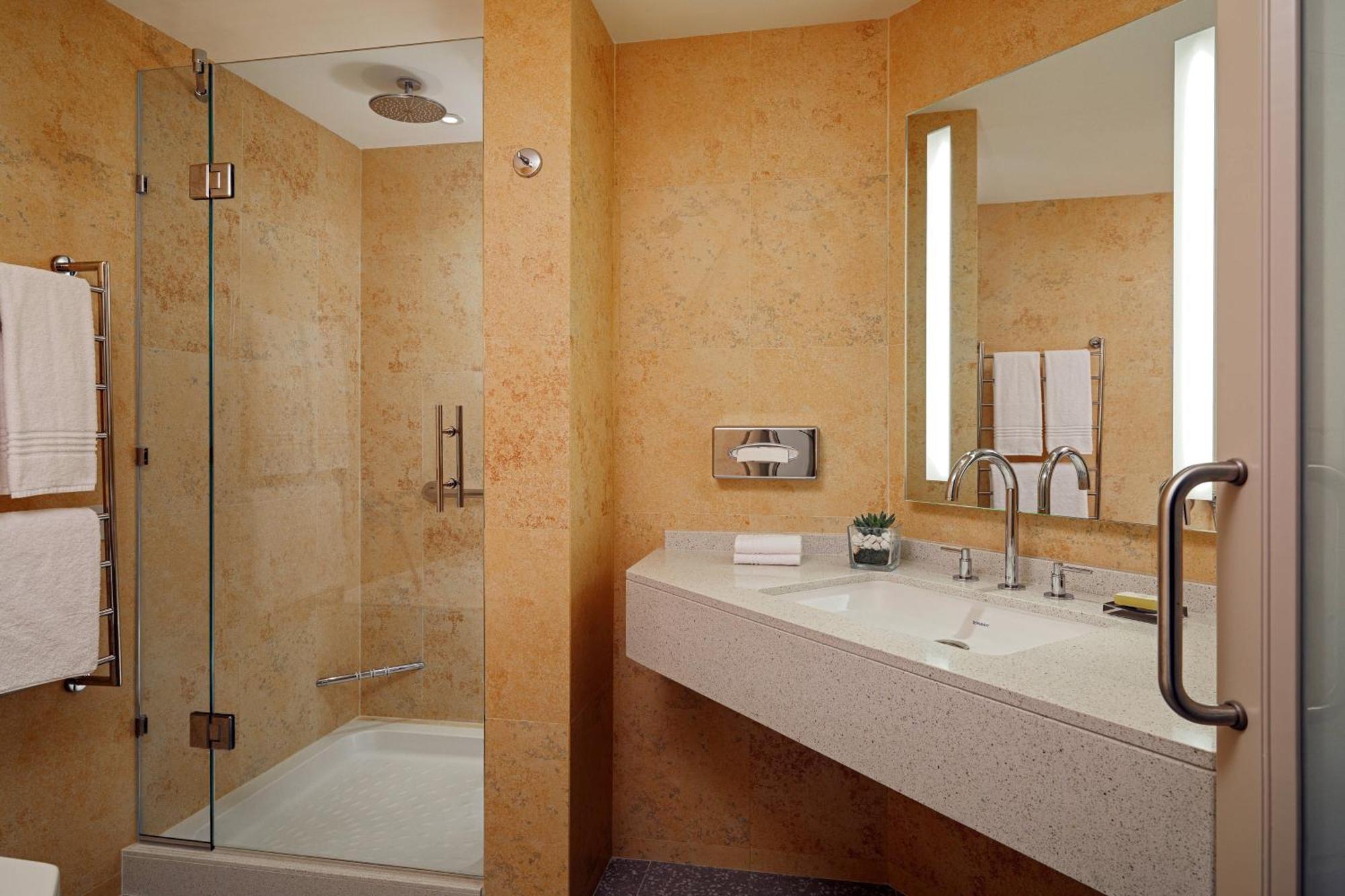 Superior Room, 2 Queen Beds with Balcony